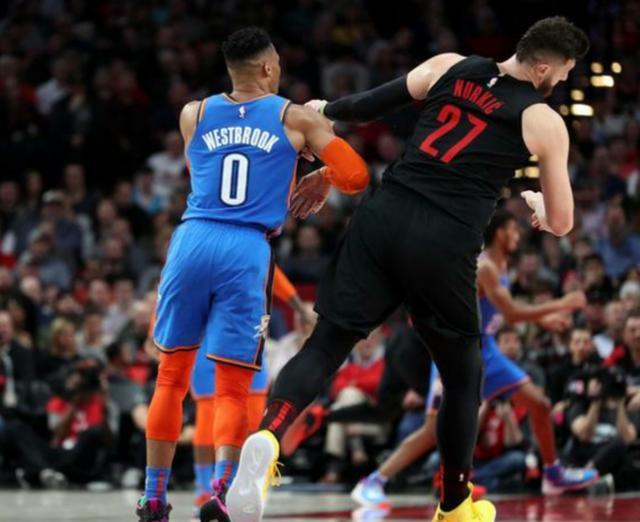 励年轻球员 励年轻球员